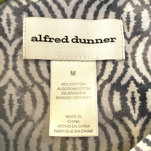 Alfred Dunner Womens Knit Top M Floral Embroidered Beaded 3/4 Sleeve Split Neck - Picture 3 of 9